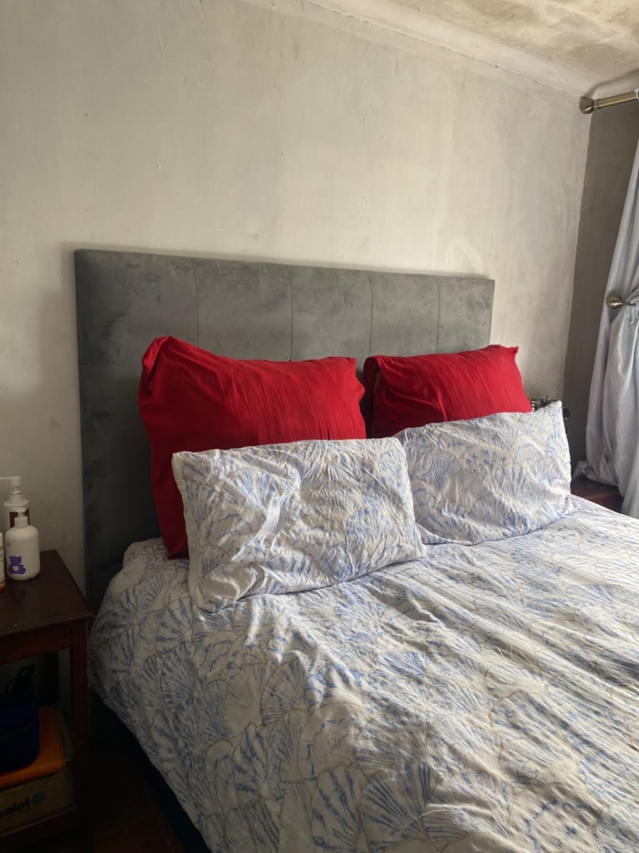 4 Bedroom Property for Sale in Umrhabulo Triangle Western Cape